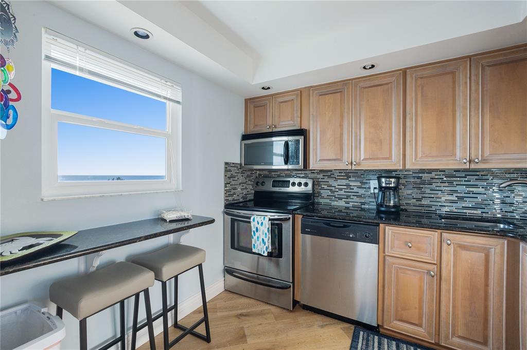 POINTE ON MIDNIGHT PASS - Residential