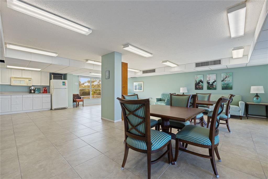 POINTE ON MIDNIGHT PASS - Residential