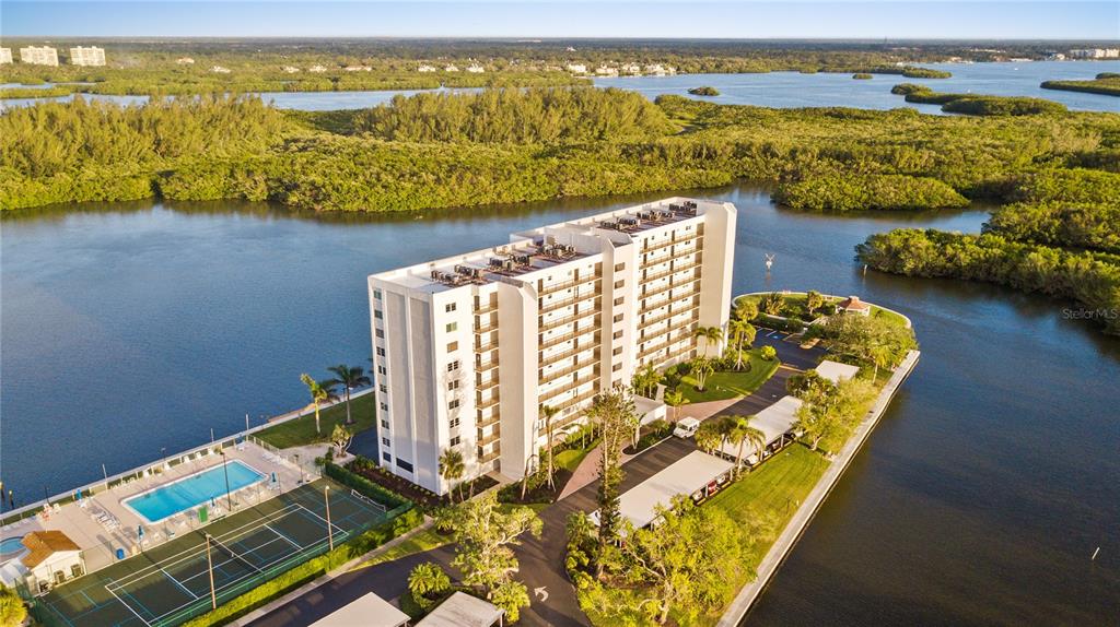 POINTE ON MIDNIGHT PASS - Residential