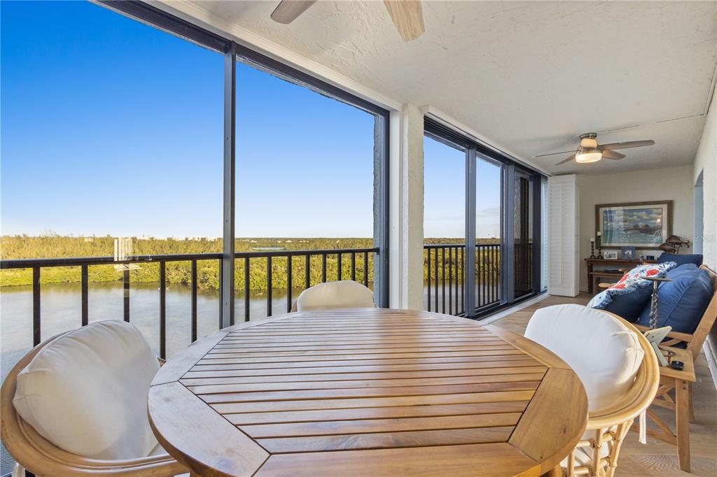 POINTE ON MIDNIGHT PASS - Residential