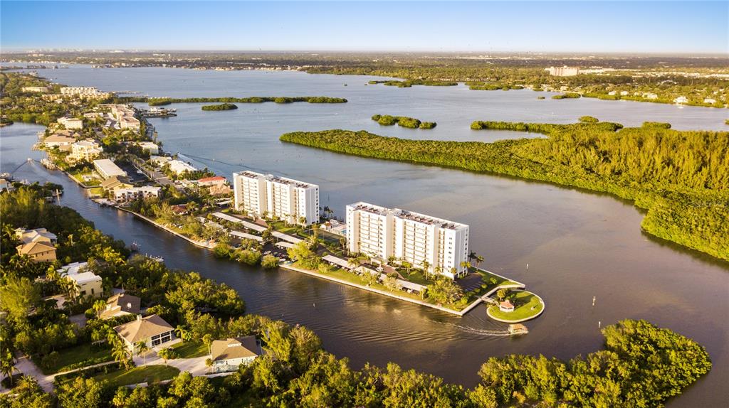 POINTE ON MIDNIGHT PASS - Residential