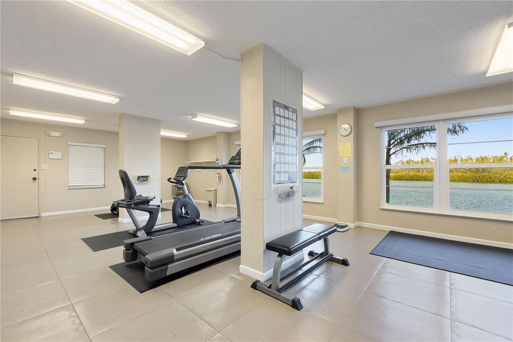 POINTE ON MIDNIGHT PASS - Residential