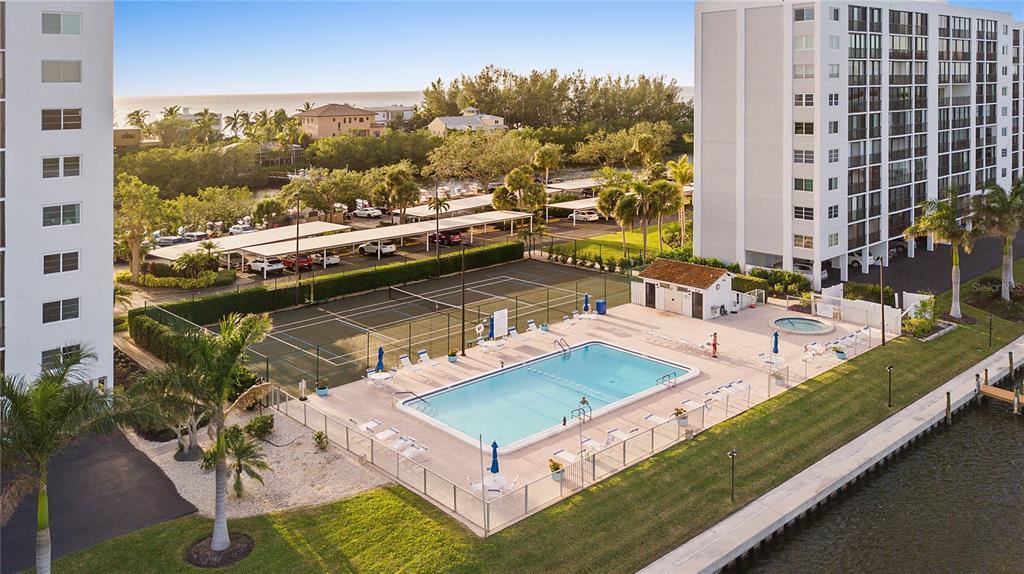 POINTE ON MIDNIGHT PASS - Residential