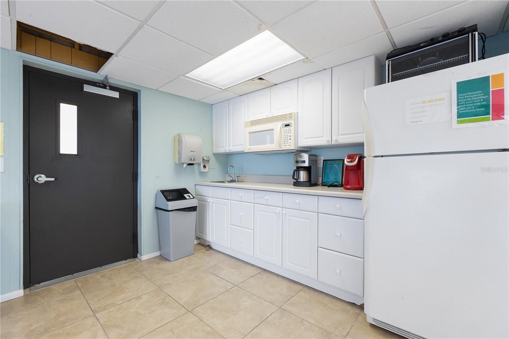 POINTE ON MIDNIGHT PASS - Residential