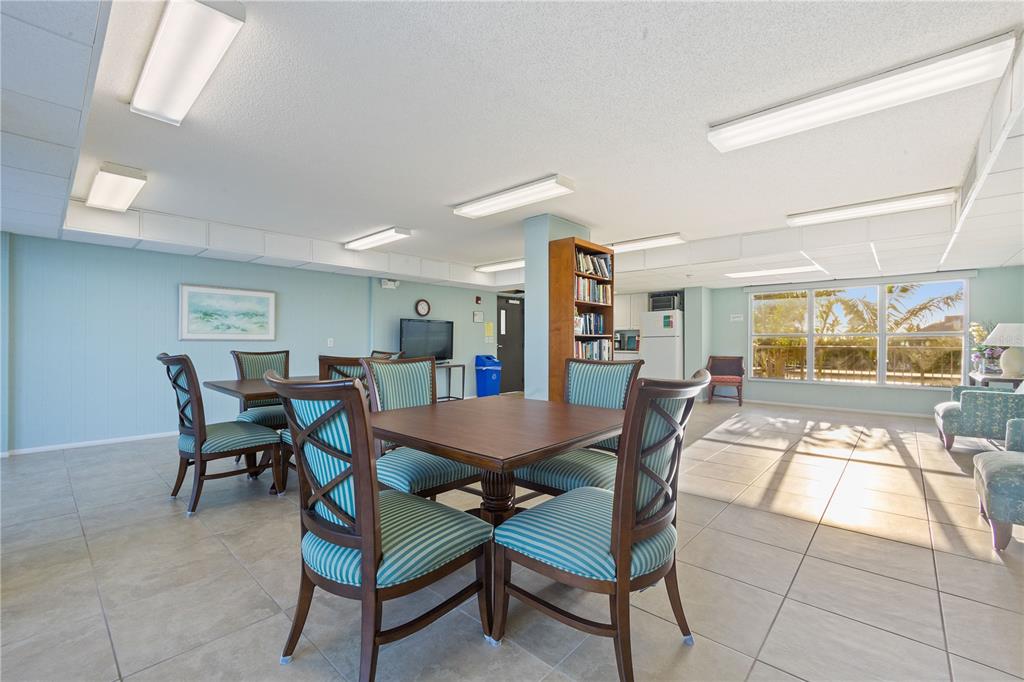 POINTE ON MIDNIGHT PASS - Residential