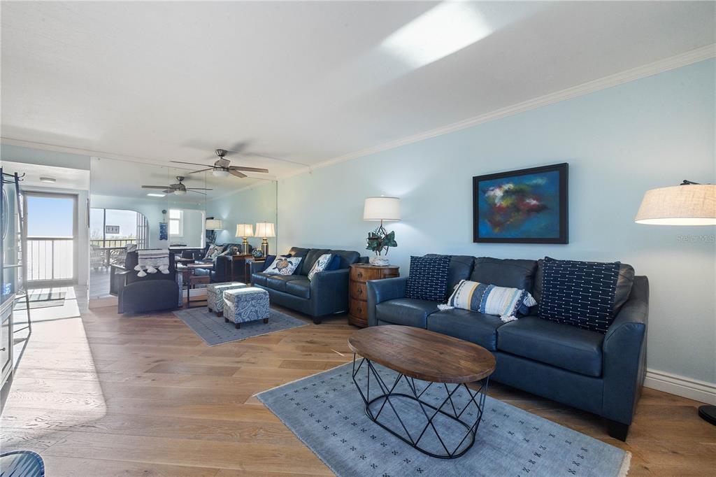 POINTE ON MIDNIGHT PASS - Residential