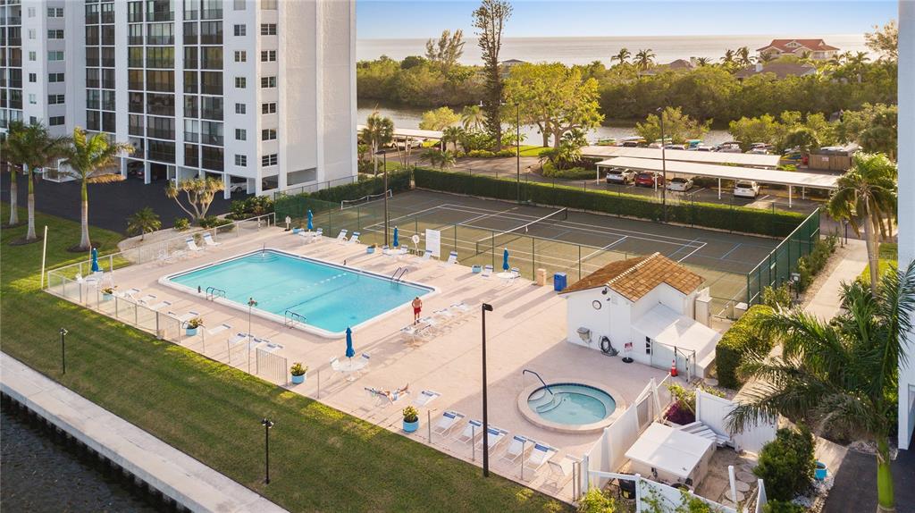 POINTE ON MIDNIGHT PASS - Residential