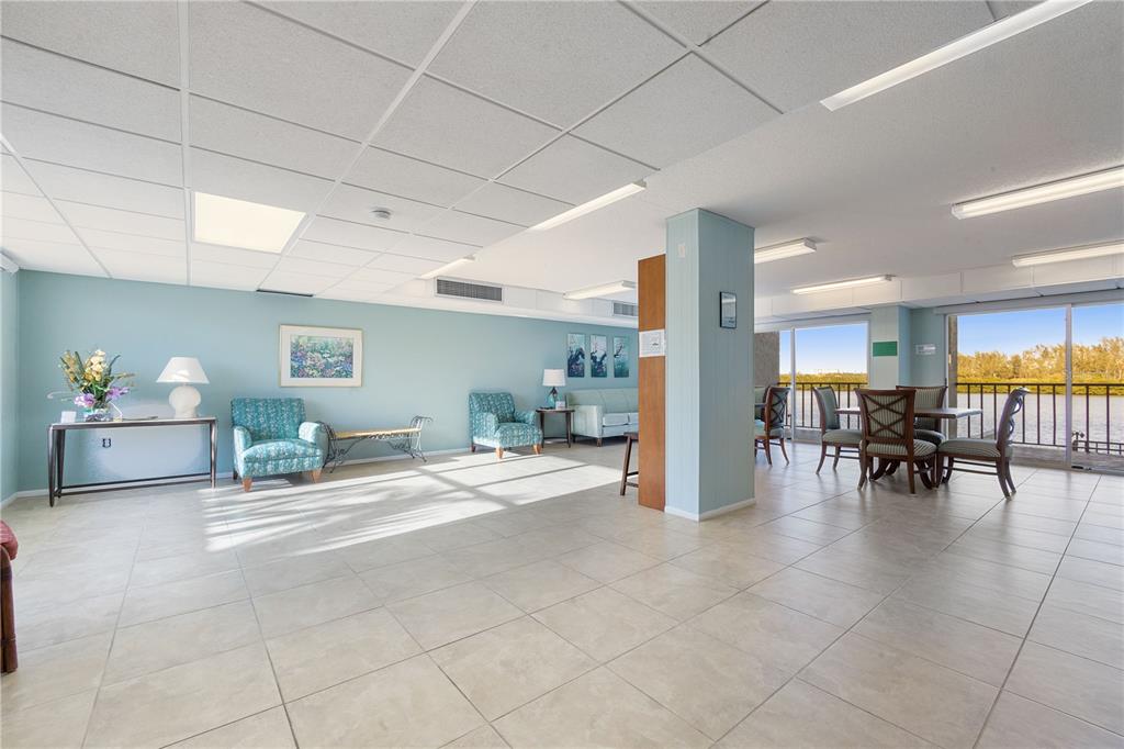 POINTE ON MIDNIGHT PASS - Residential