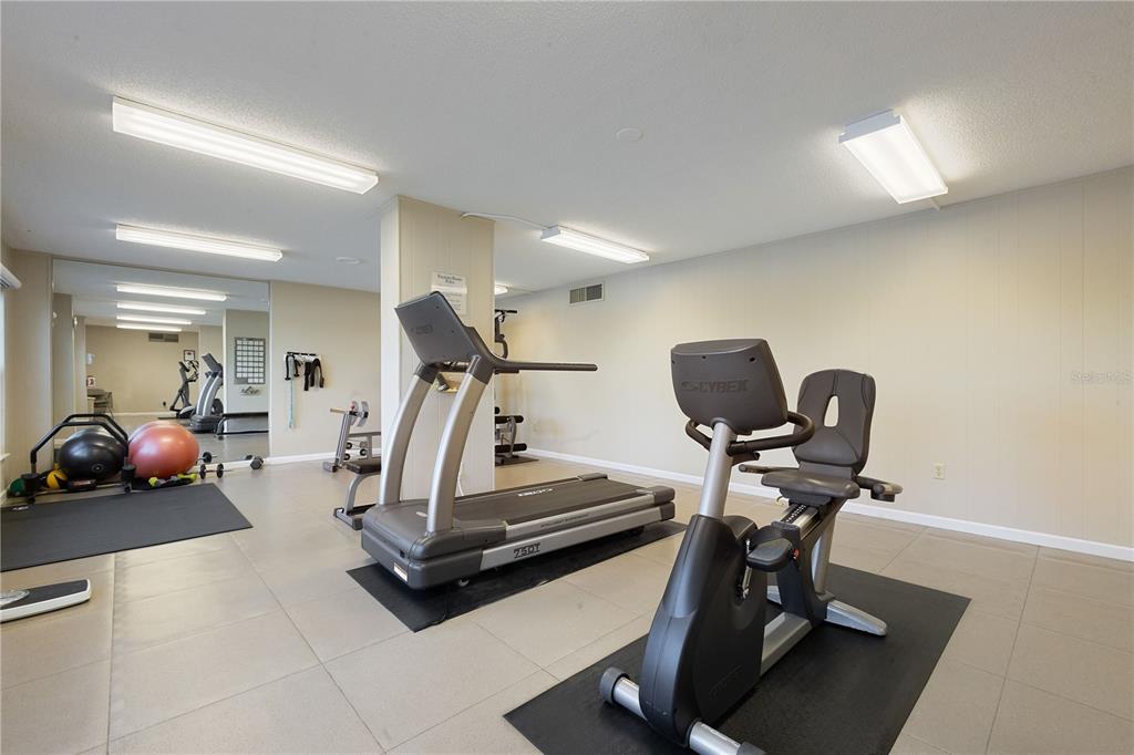 POINTE ON MIDNIGHT PASS - Residential