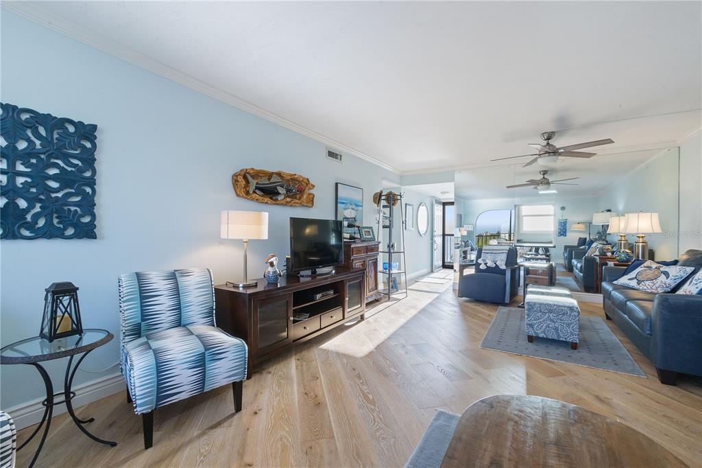 POINTE ON MIDNIGHT PASS - Residential