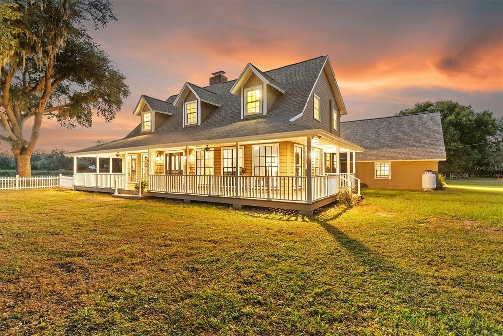 Photo of 908 Pelote Cemetery Road, Lithia, FL 33547 (MLS # TB8438199)