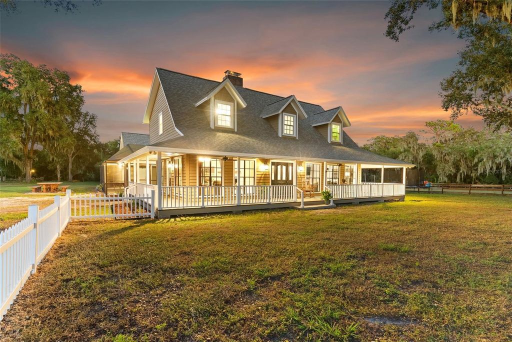 Photo of 908 Pelote Cemetery Road, Lithia, FL 33547 (MLS # TB8438199)