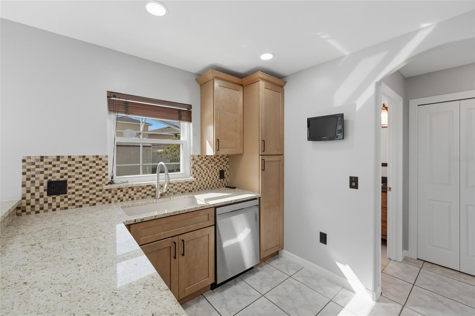 SANDPOINT AT MEADOW WOODS - Residential Lease