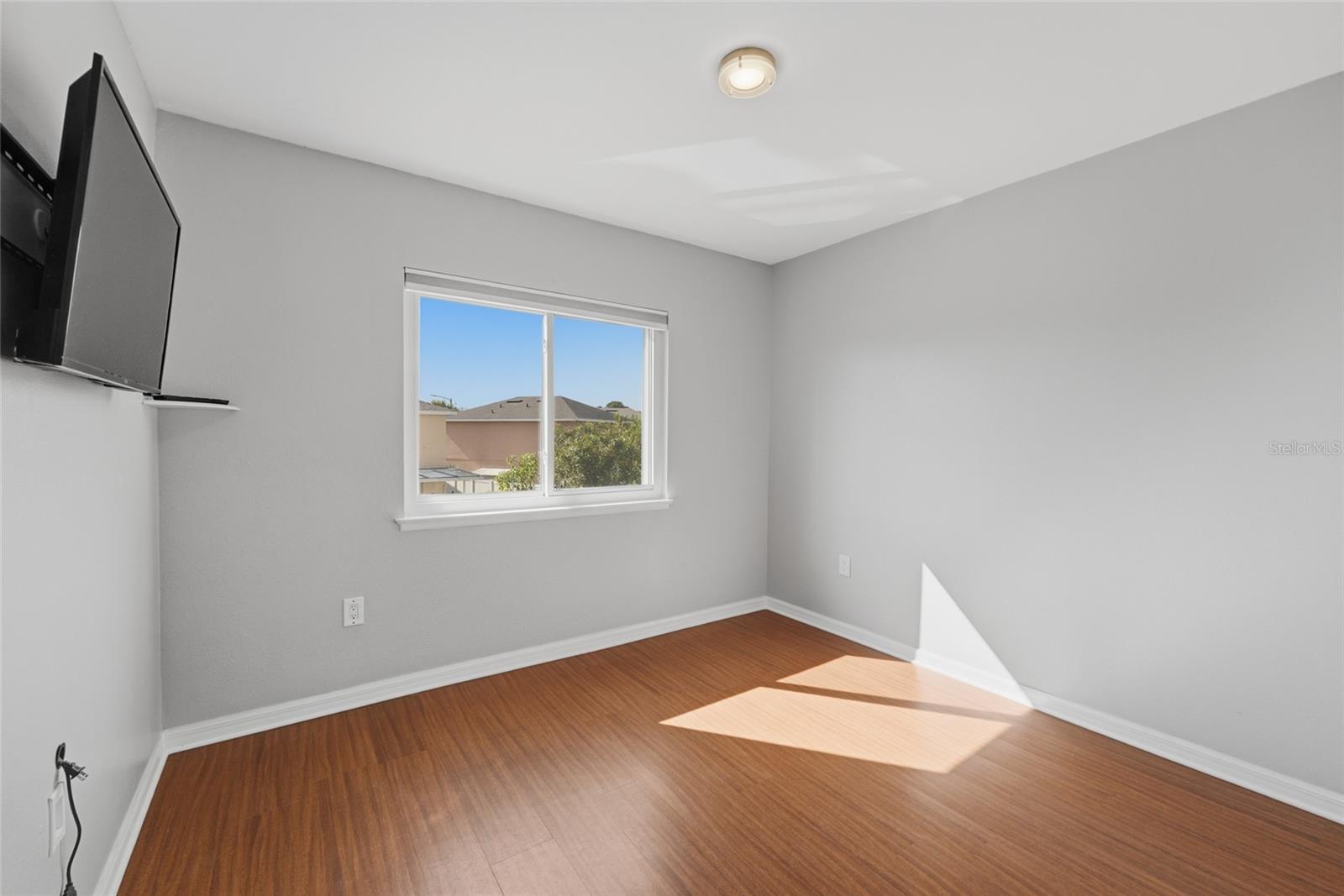 SANDPOINT AT MEADOW WOODS - Residential Lease