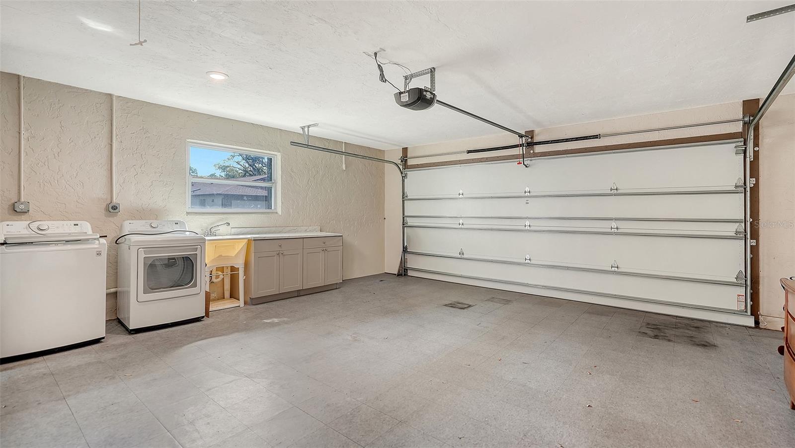 VILLAGE OAKS SEC D - Residential