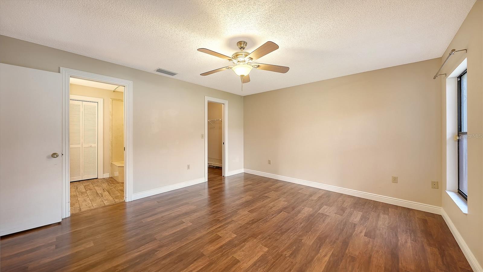 VILLAGE OAKS SEC D - Residential