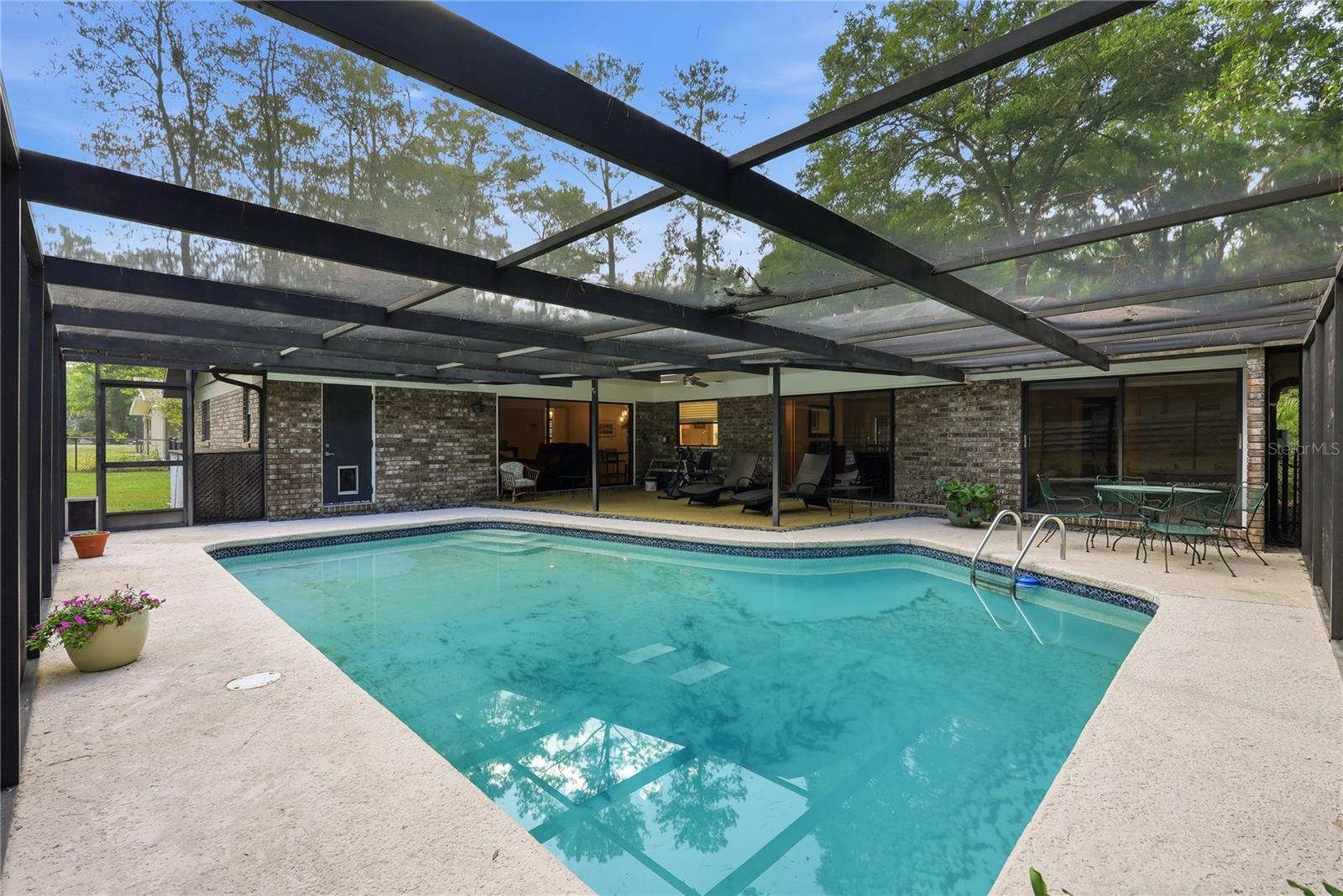 ROCK CREEK - Residential