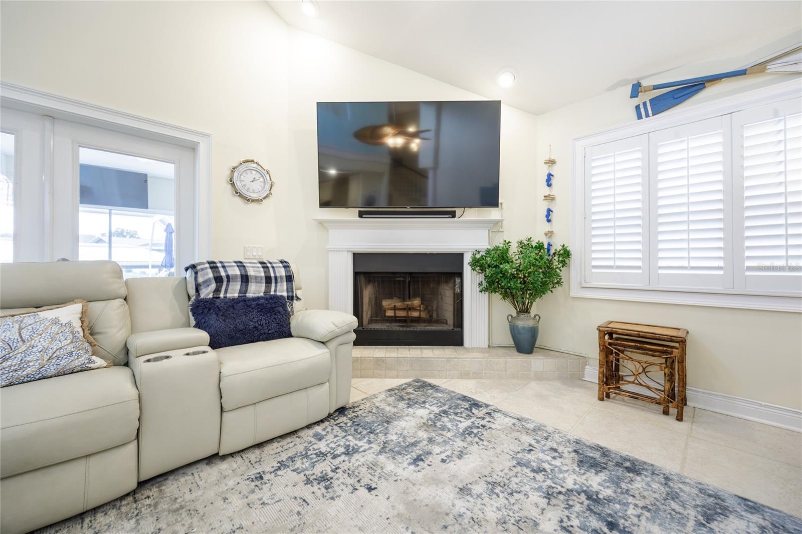 NO SUBDIVISION - Residential