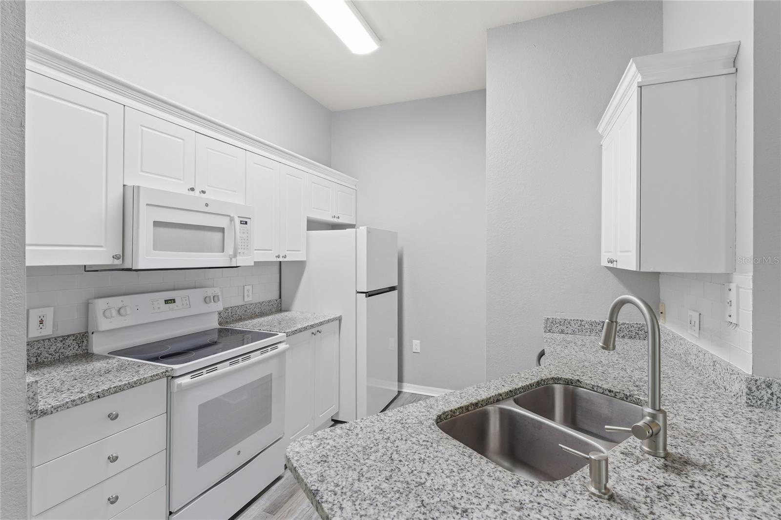 SERENADE ON PALMER RANCH - Residential Lease