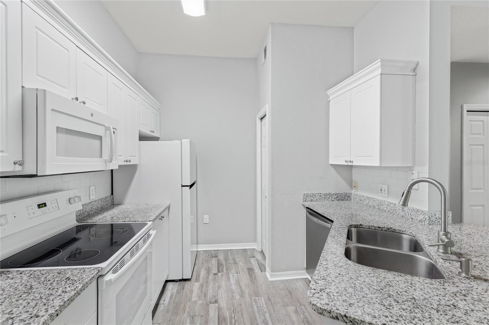 SERENADE ON PALMER RANCH - Residential Lease