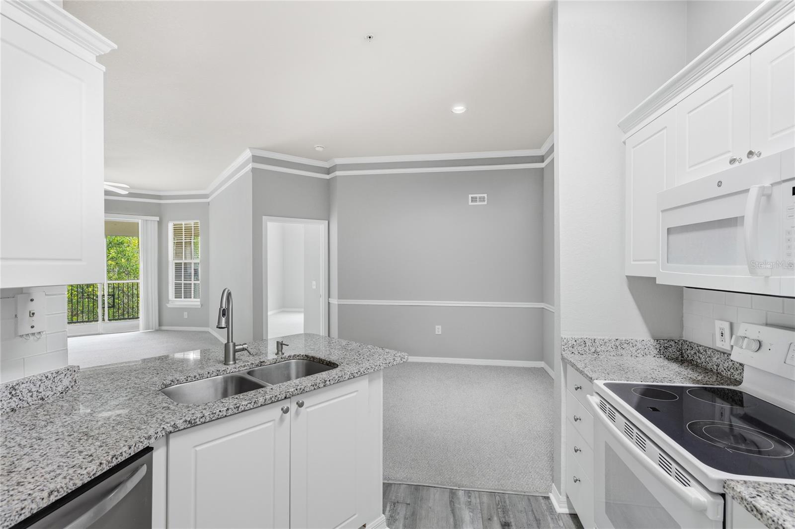 SERENADE ON PALMER RANCH - Residential Lease