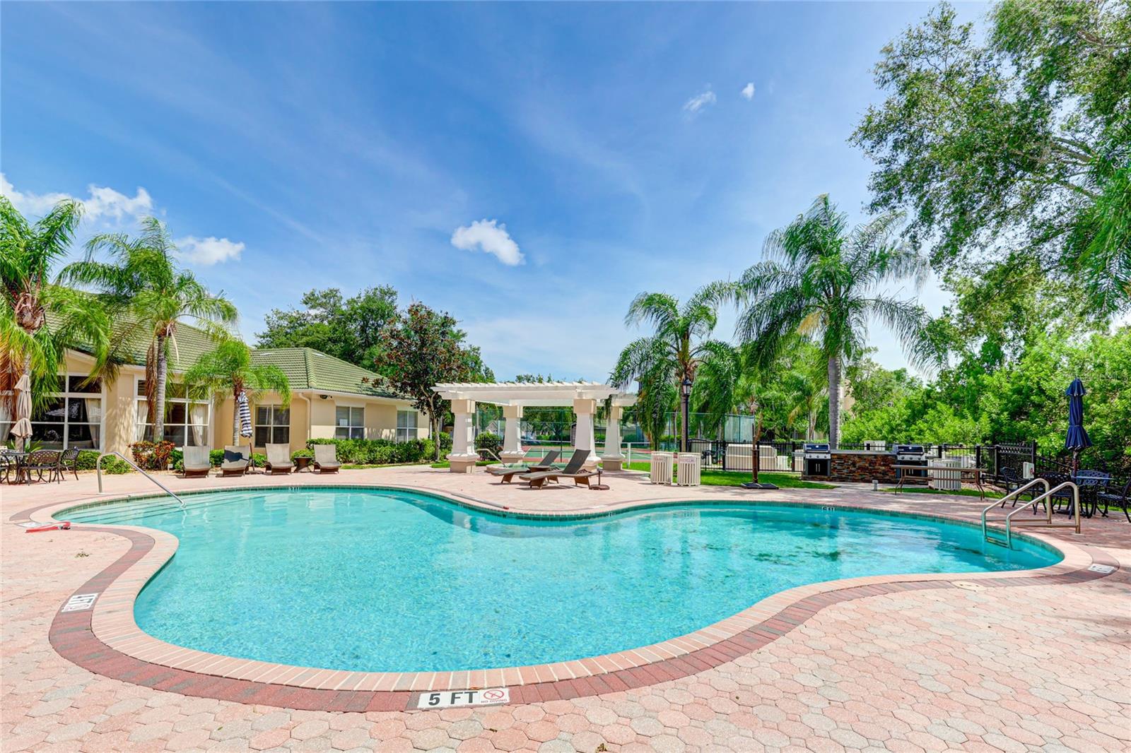 SERENADE ON PALMER RANCH - Residential Lease