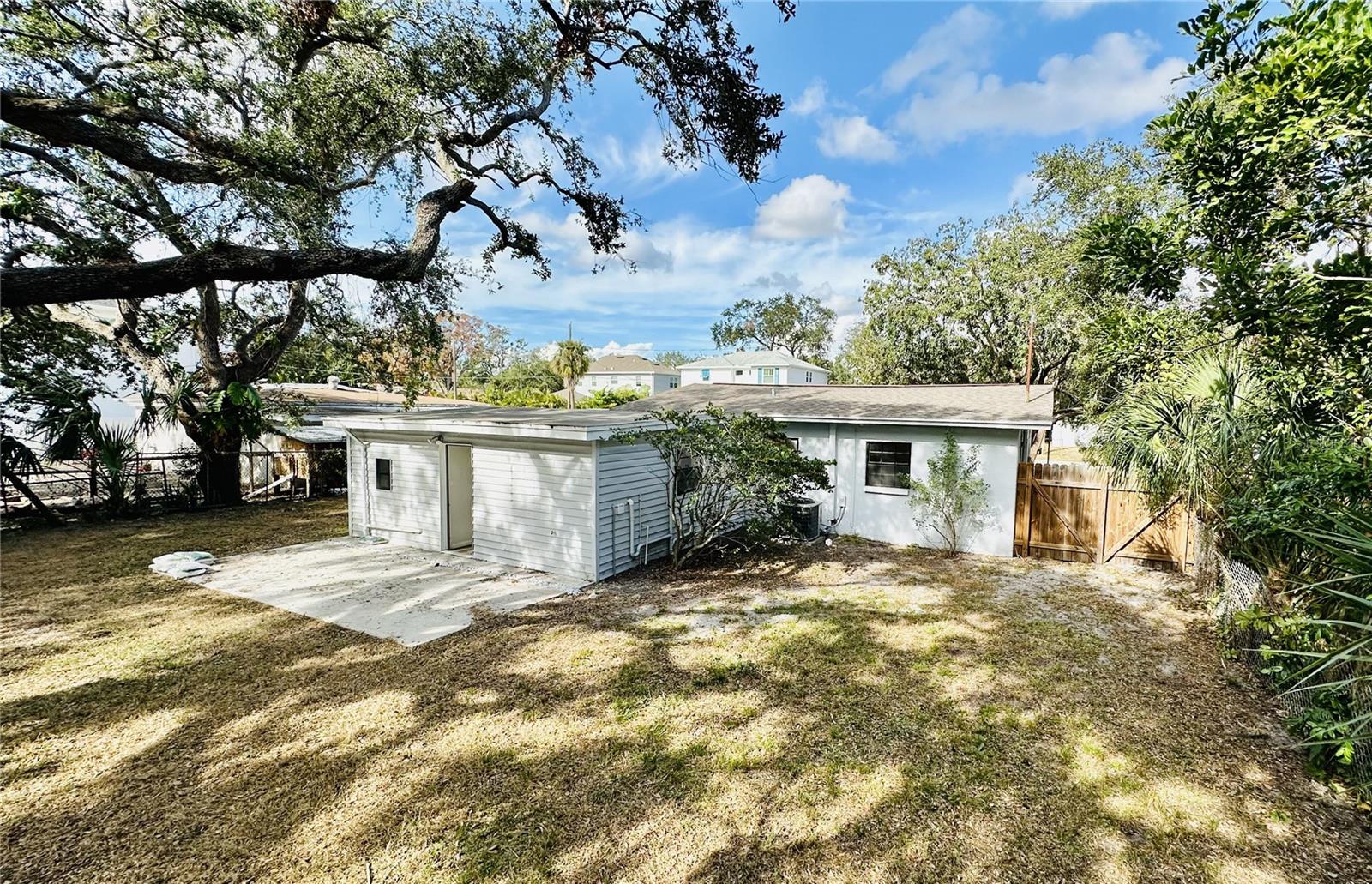 BAYHILL ESTATES 2ND ADDITION LOT 23 - Residential