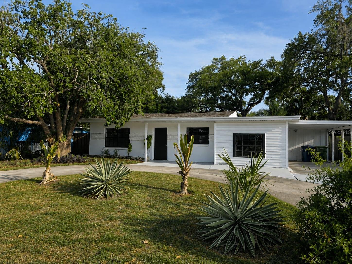BAYHILL ESTATES 2ND ADDITION LOT 23 - Residential