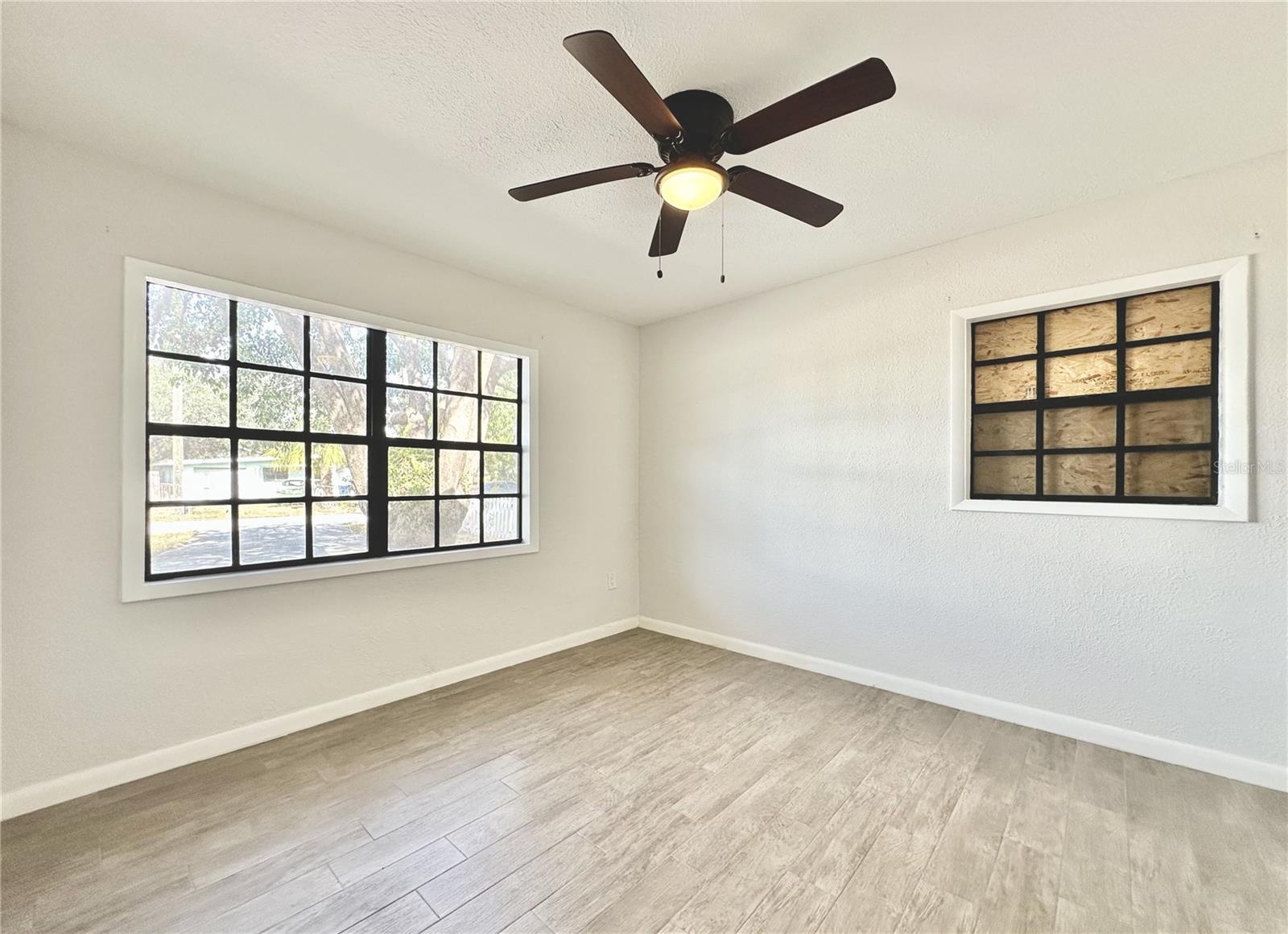 BAYHILL ESTATES 2ND ADDITION LOT 23 - Residential