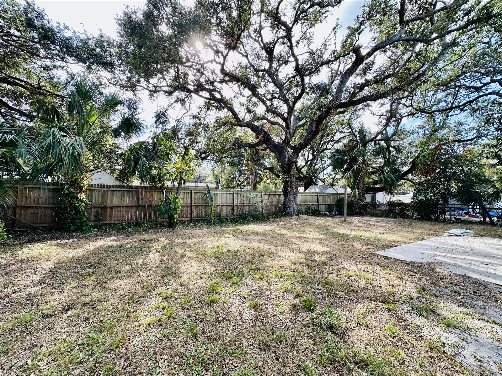 BAYHILL ESTATES 2ND ADDITION LOT 23 - Residential