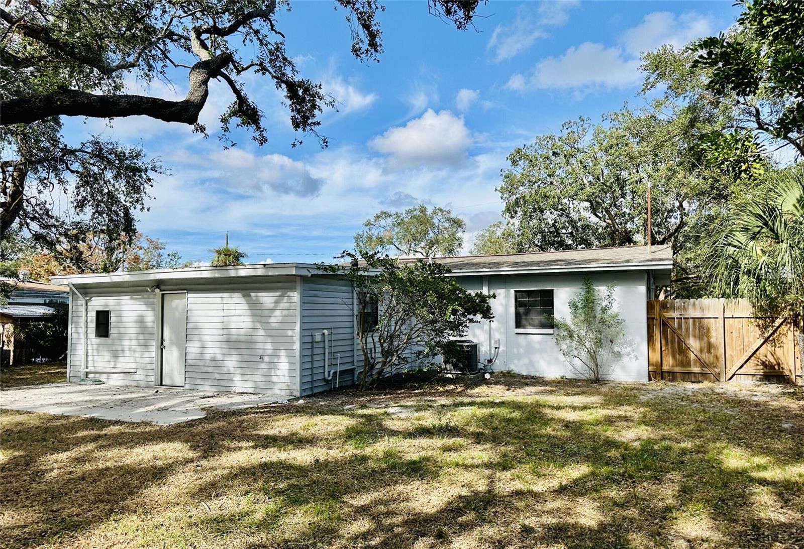 BAYHILL ESTATES 2ND ADDITION LOT 23 - Residential