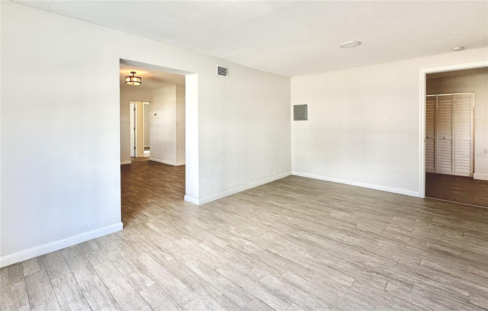 BAYHILL ESTATES 2ND ADDITION LOT 23 - Residential