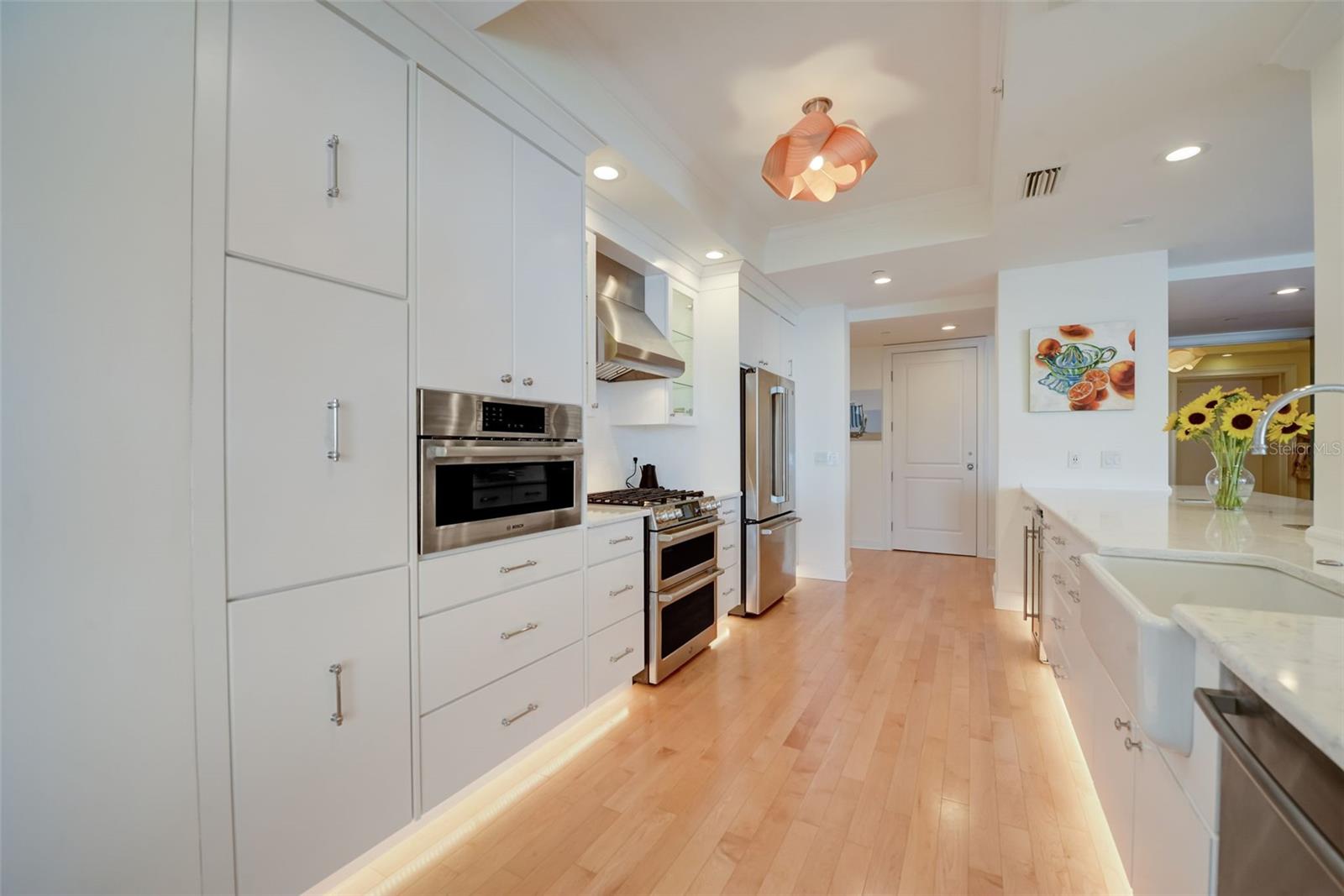 PARKSHORE PLAZA CONDO - Residential