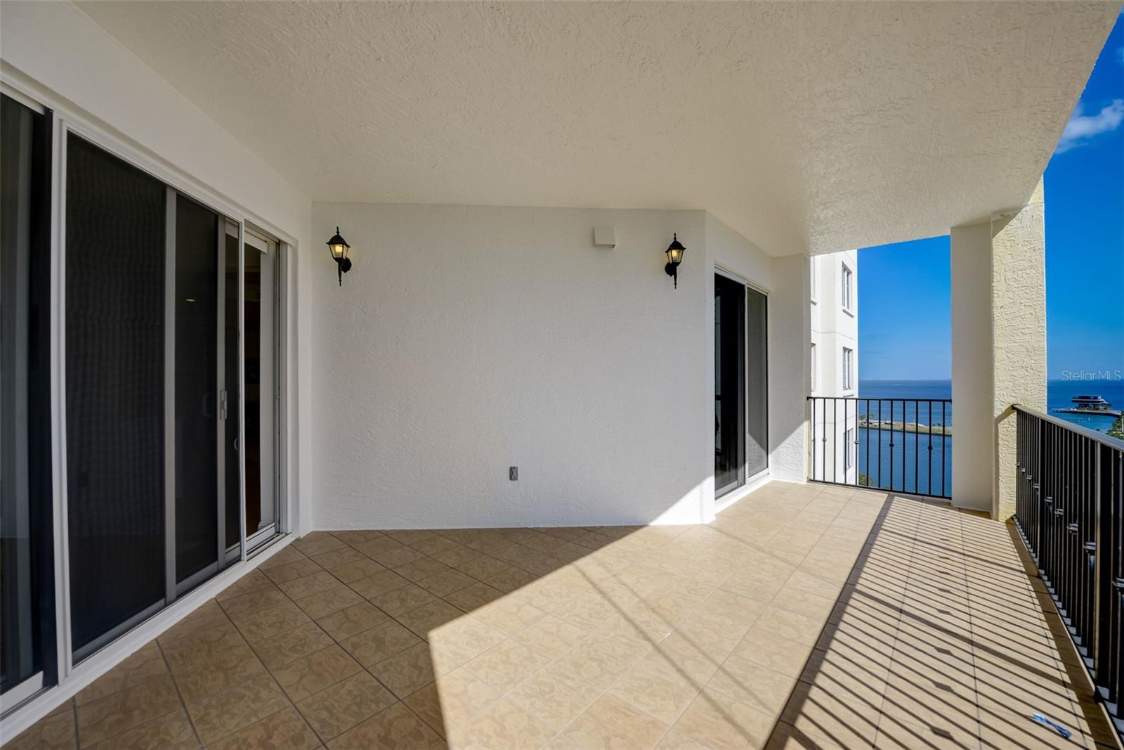 PARKSHORE PLAZA CONDO - Residential