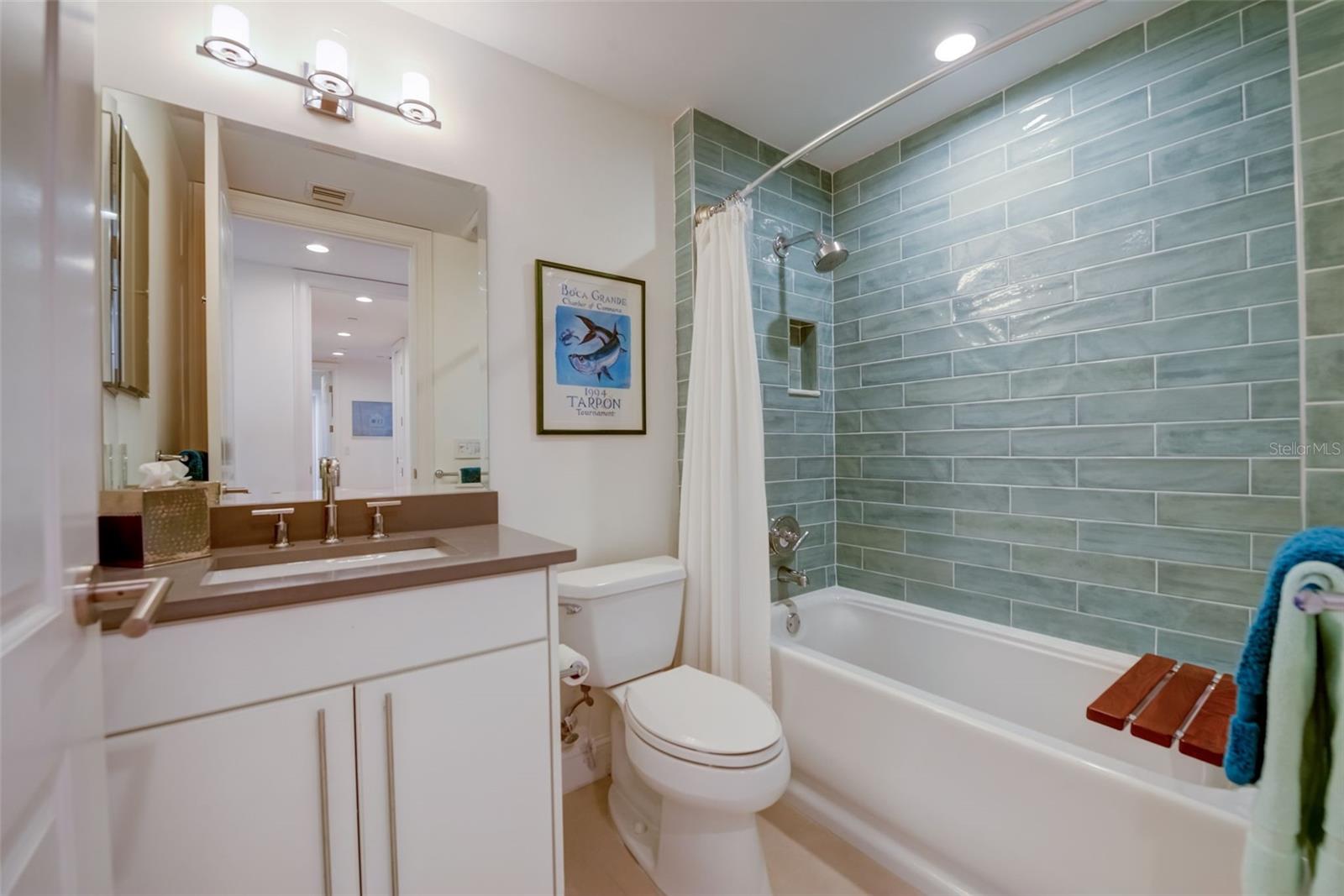 PARKSHORE PLAZA CONDO - Residential