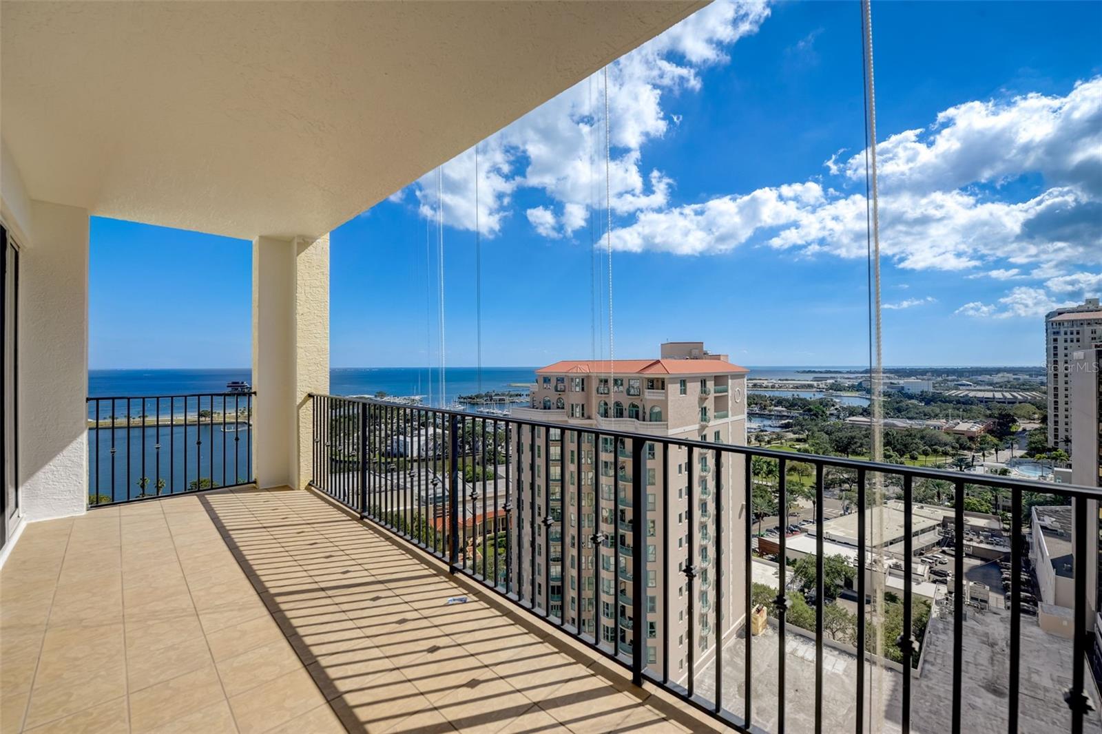 PARKSHORE PLAZA CONDO - Residential