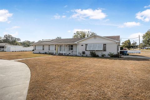 A home in DELAND