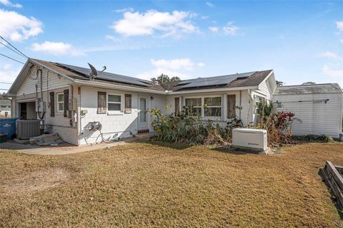 A home in DELAND