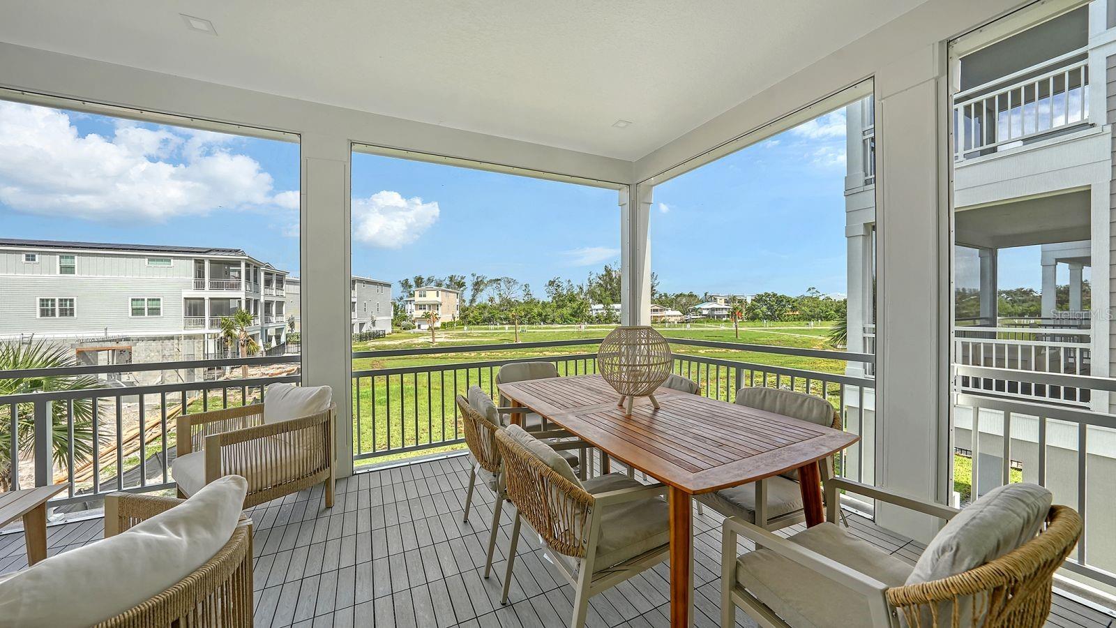 HUNTERS POINT - Residential