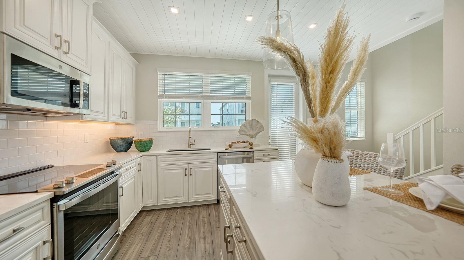 HUNTERS POINT - Residential