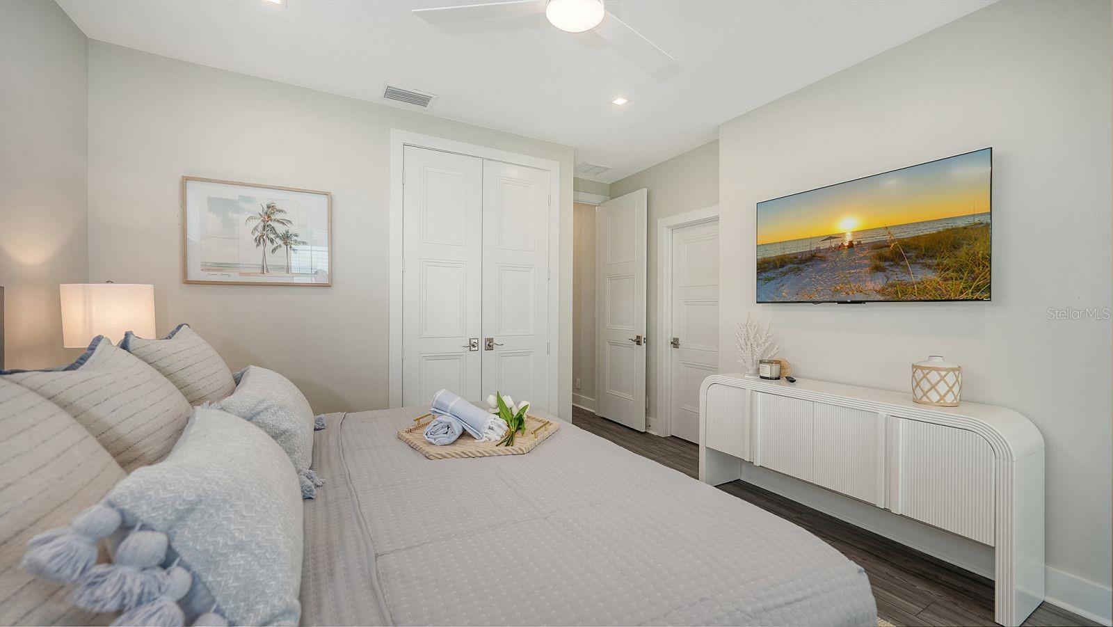 HUNTERS POINT - Residential