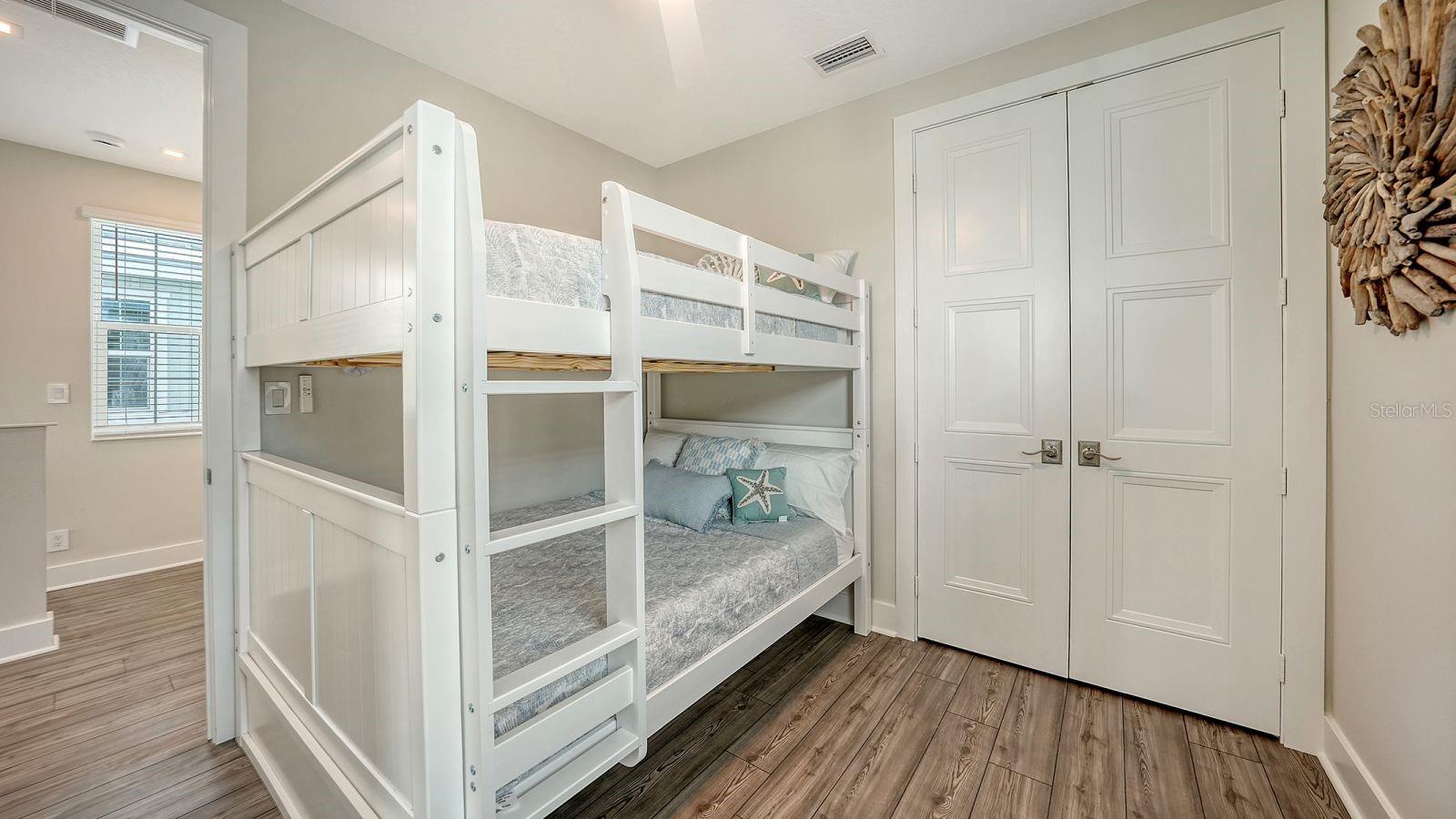 HUNTERS POINT - Residential