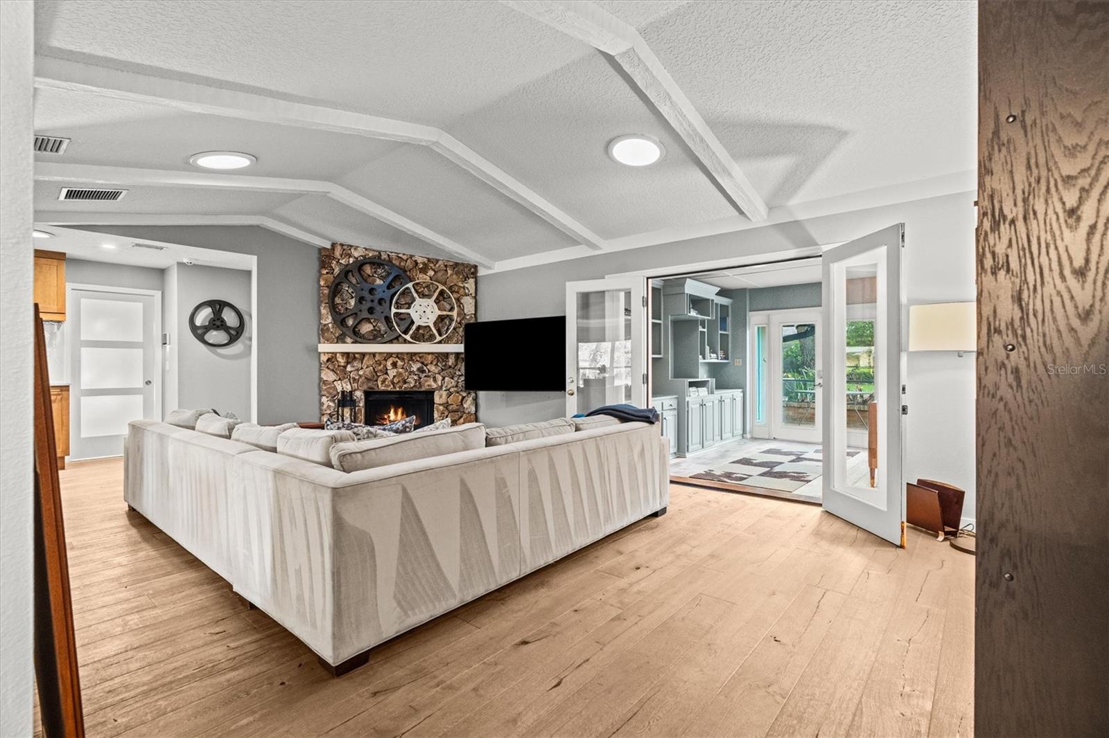 SOUTHERN OAKS - Residential