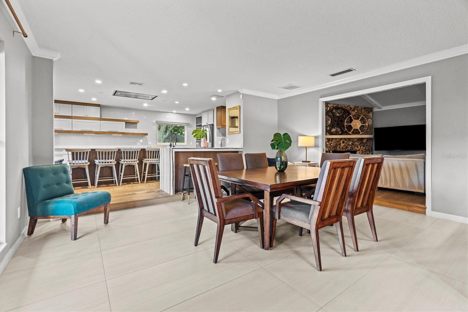 SOUTHERN OAKS - Residential