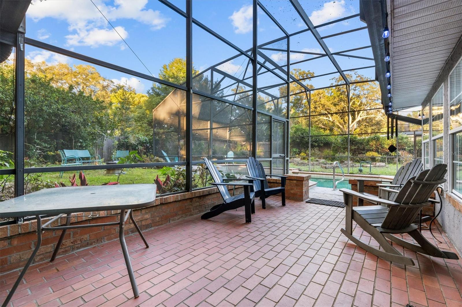 SOUTHERN OAKS - Residential