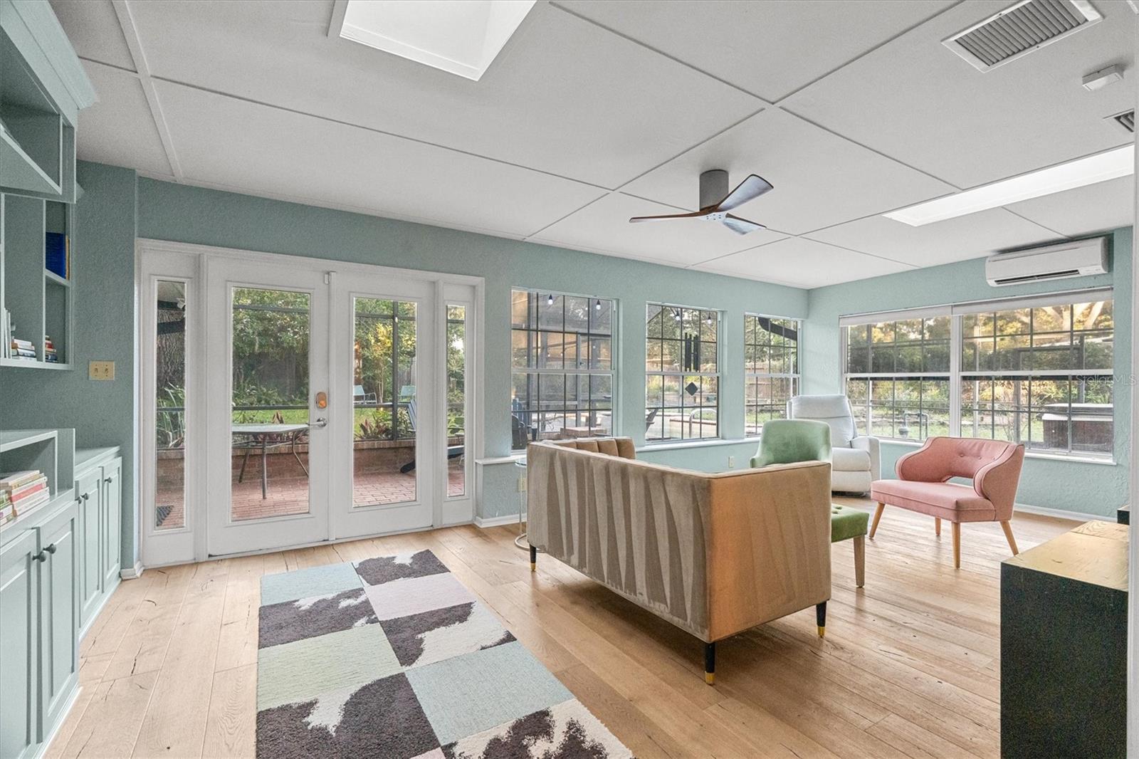 SOUTHERN OAKS - Residential