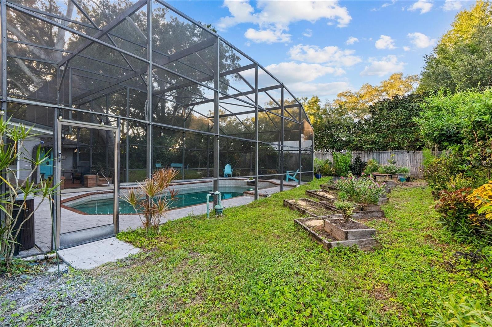 SOUTHERN OAKS - Residential