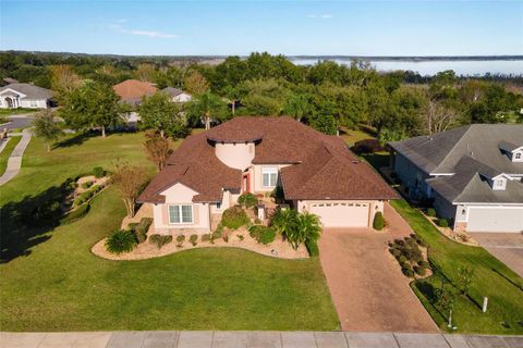 A home in LADY LAKE