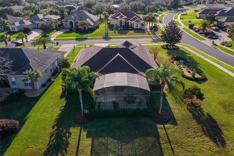 A home in LADY LAKE