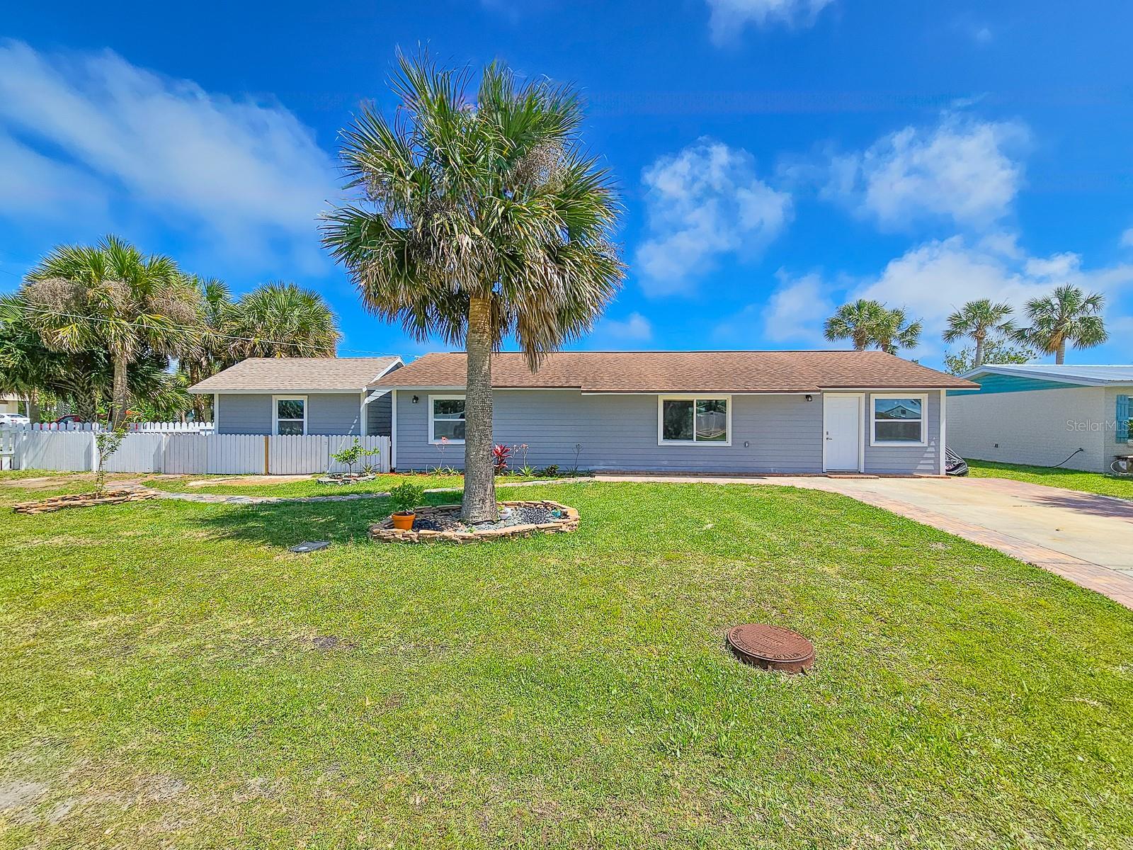 364 PALM CIRCLE